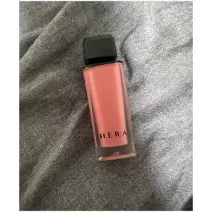 헤라 센슈얼 파우더리퀴드 127 립모닝